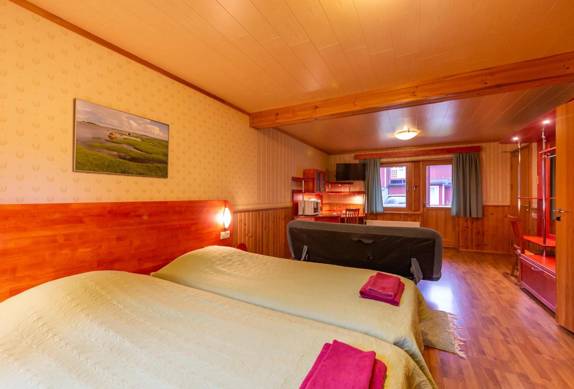 Padu Hotell Kärdla Szoba fotó