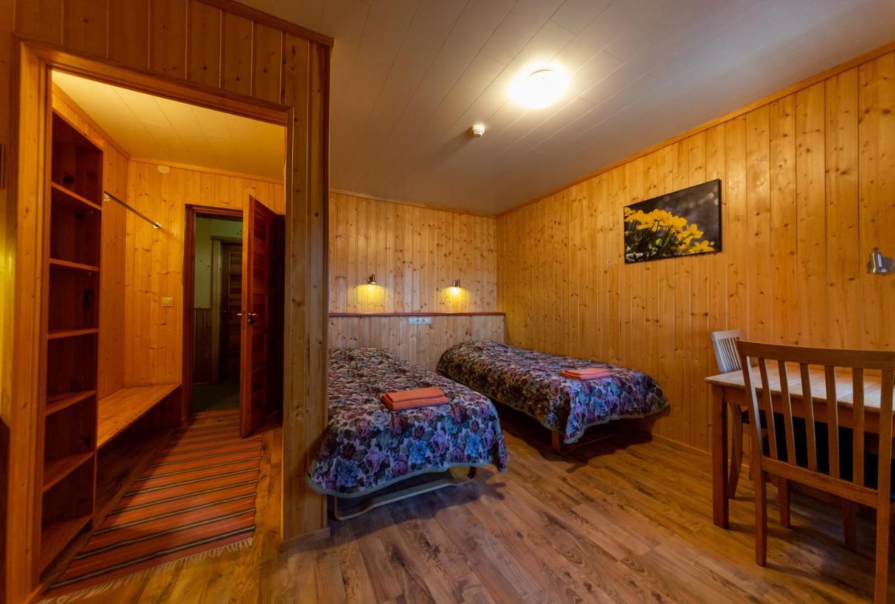 Padu Hotell Kärdla Szoba fotó